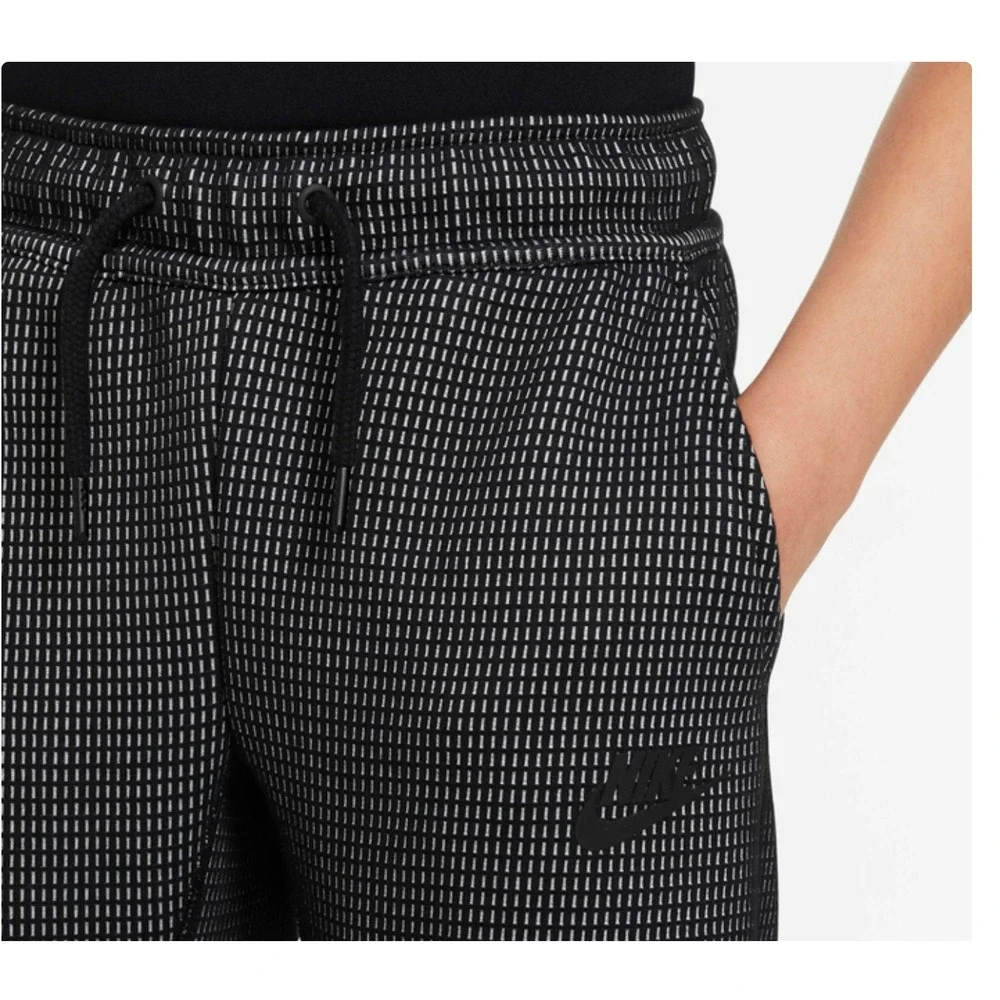 Nike Tech Fleece Kids Medium Black Grey Grid Pattern Tapered Jogger Sweatpants
